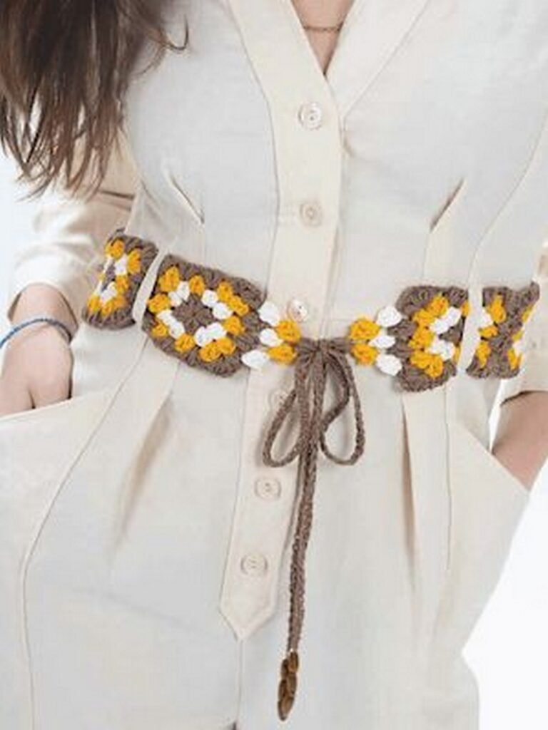 Vintage Crochet Flower Belt with Daisy Motifs